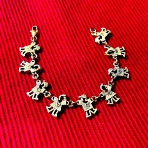 Super sweet bracelet that speaks to the ❤️